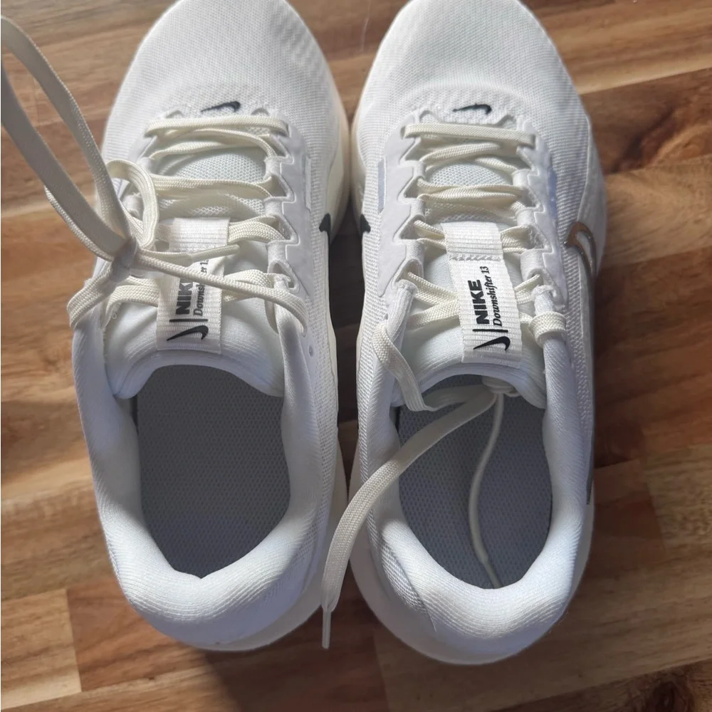 Nike Women downshifter 13 Athletic Shoes size 7.5 NIB - Picture 3 of 10
